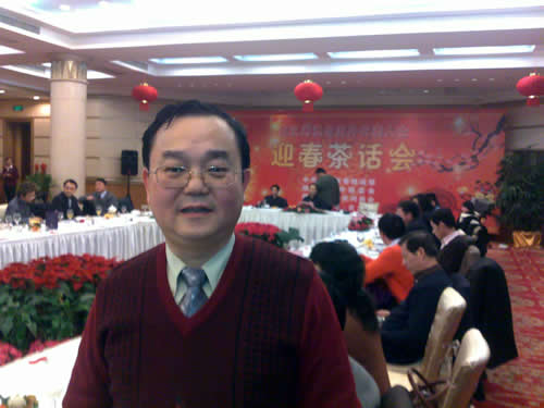 陳博士出席湖北省港澳臺(tái)外在漢知名人士迎春茶話(huà)會(huì)