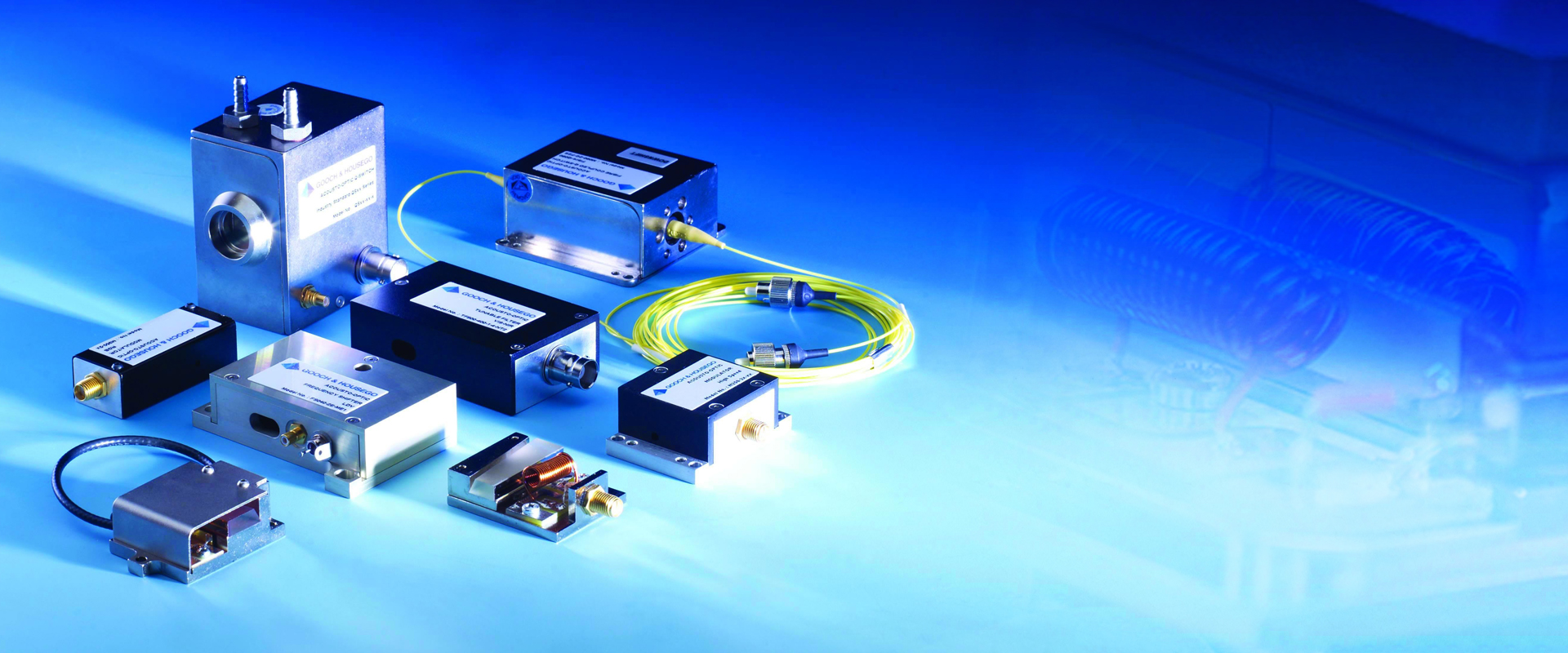 聲光器件、電光器件和驅(qū)動(dòng)電源