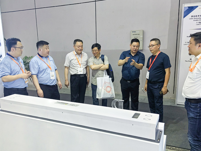 新特光電精彩亮相第十七屆慕尼黑上海光博會(huì)