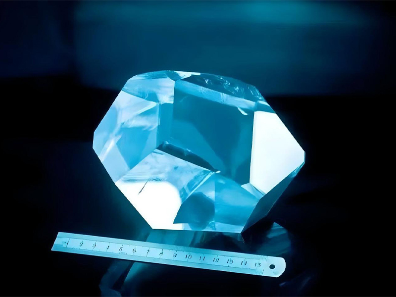 非線性光學(xué)倍頻晶體的比較與應(yīng)用：CLBO、LBO、BBO與KTP